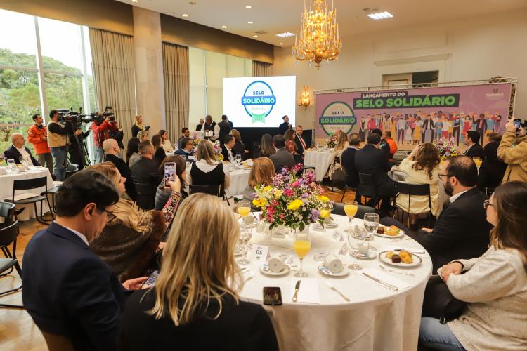 Selo Social é lançado no Paraná para incentivar responsabilidade social de empresas e organizações.