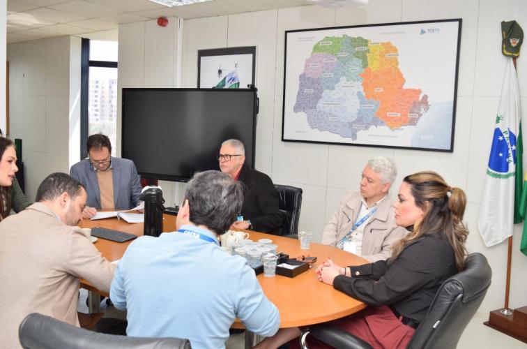 A parceria, firmada entre a Superintendência Geral de Desenvolvimento Econômico e Social e a Caixa