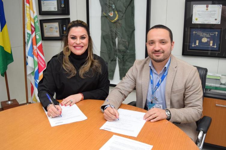 A parceria, firmada entre a Superintendência Geral de Desenvolvimento Econômico e Social e a Caixa