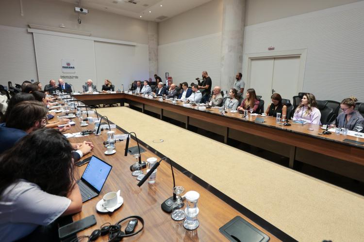 Foto: Geraldo Bubniak/AEN O vice-governador Darci Piana participa nesta terca-feira (10) do Lançamento e apresentação do novo relatório da OCDE e assinatura da renovação de parceria