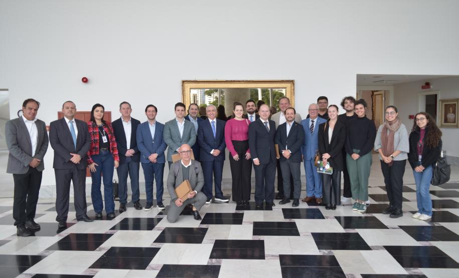 O Paraná recebeu uma delegação composta por representantes dos setores de indústria, meio ambiente e inovação do estado de Chihuahua, no México.